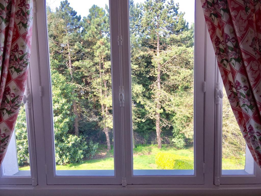 Manoir De Benerville Bed & Breakfast โดวีลล์ ภายนอก รูปภาพ