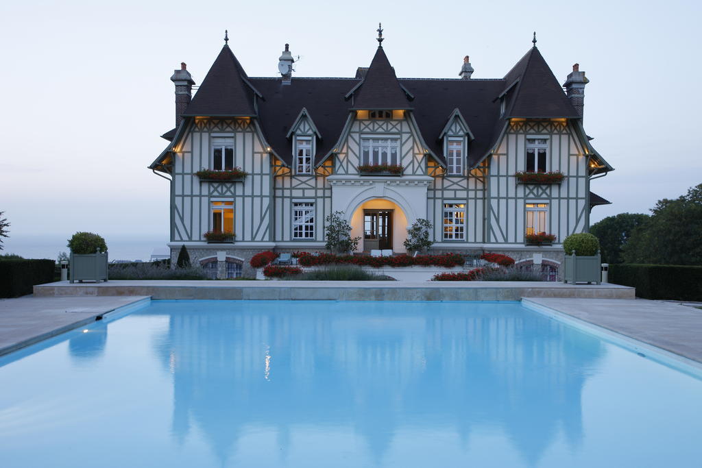 Manoir De Benerville Bed & Breakfast โดวีลล์ ภายนอก รูปภาพ