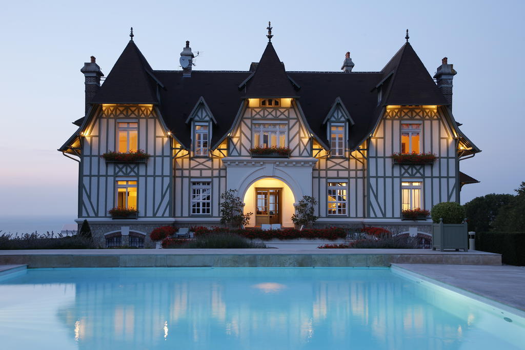 Manoir De Benerville Bed & Breakfast โดวีลล์ ภายนอก รูปภาพ