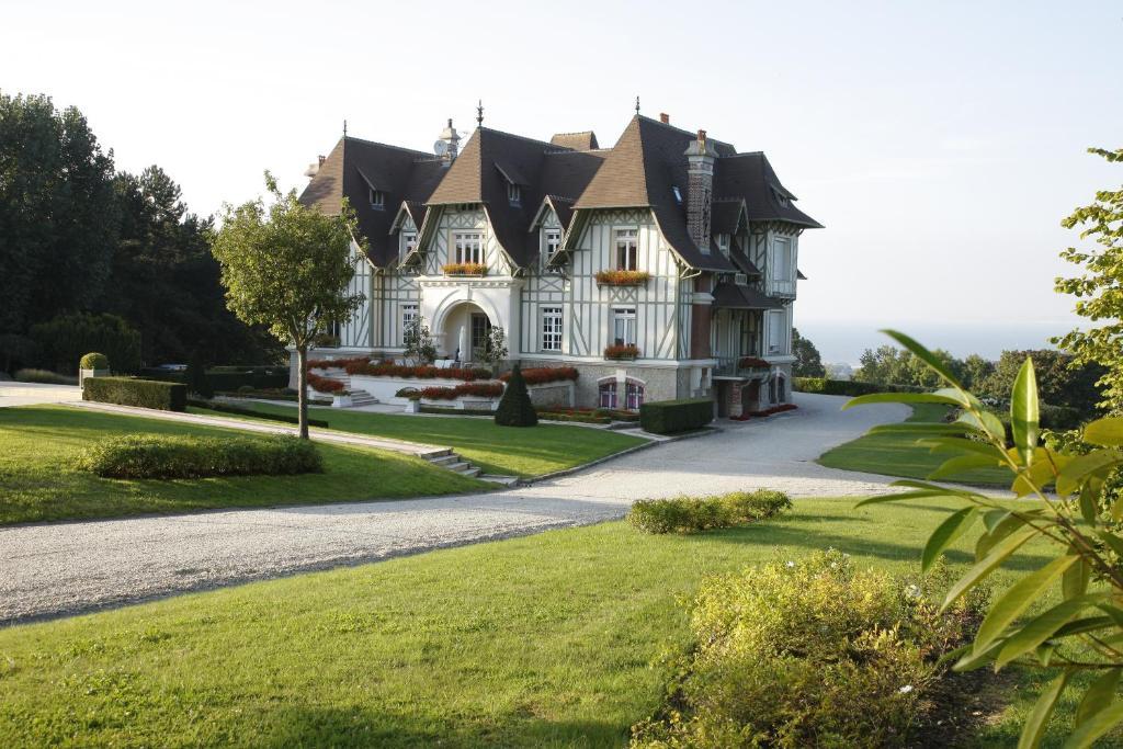 Manoir De Benerville Bed & Breakfast โดวีลล์ ภายนอก รูปภาพ