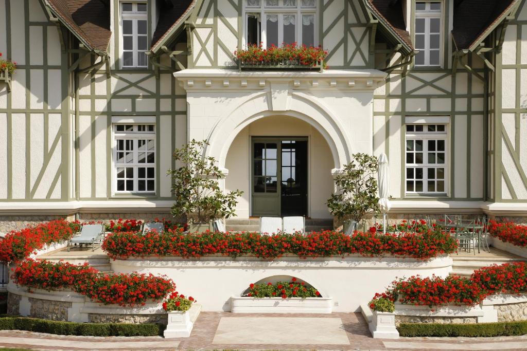 Manoir De Benerville Bed & Breakfast โดวีลล์ ภายนอก รูปภาพ