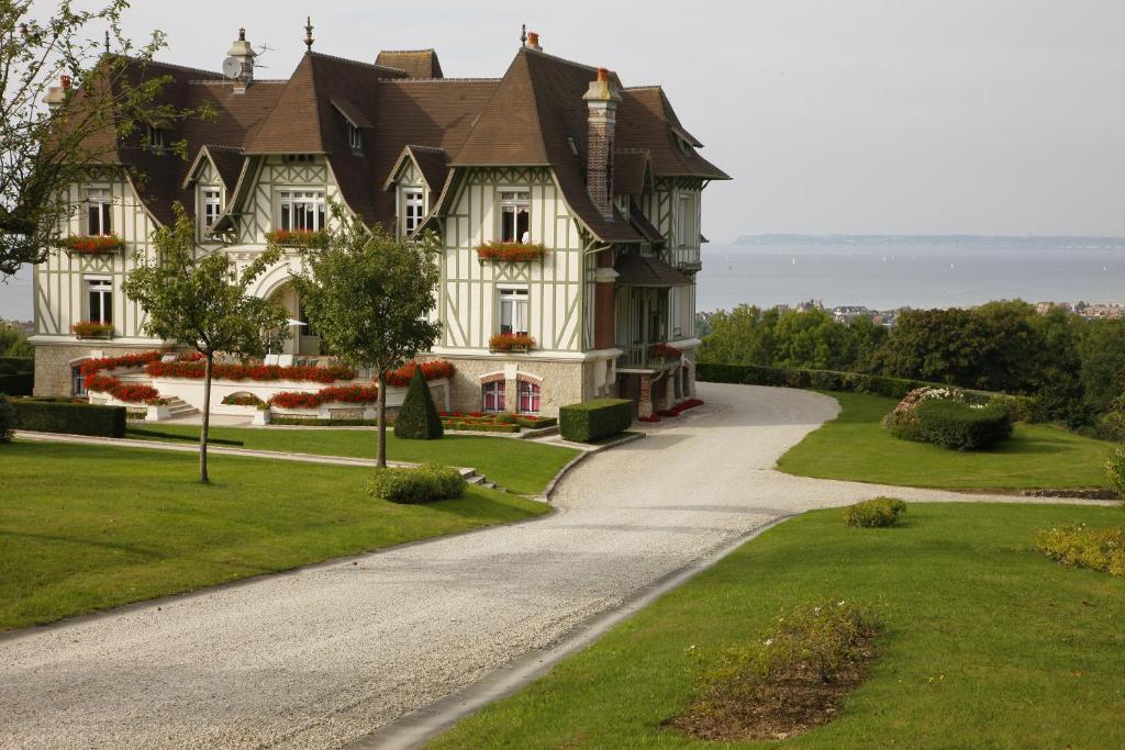 Manoir De Benerville Bed & Breakfast โดวีลล์ ภายนอก รูปภาพ
